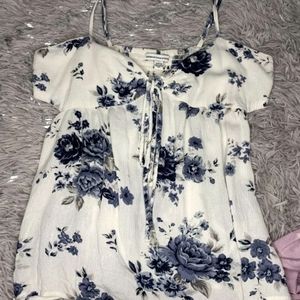 American Eagle  size small